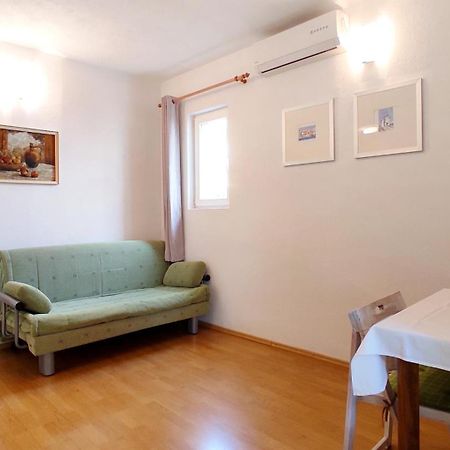 Apartments Martin Дрвеник Екстер'єр фото