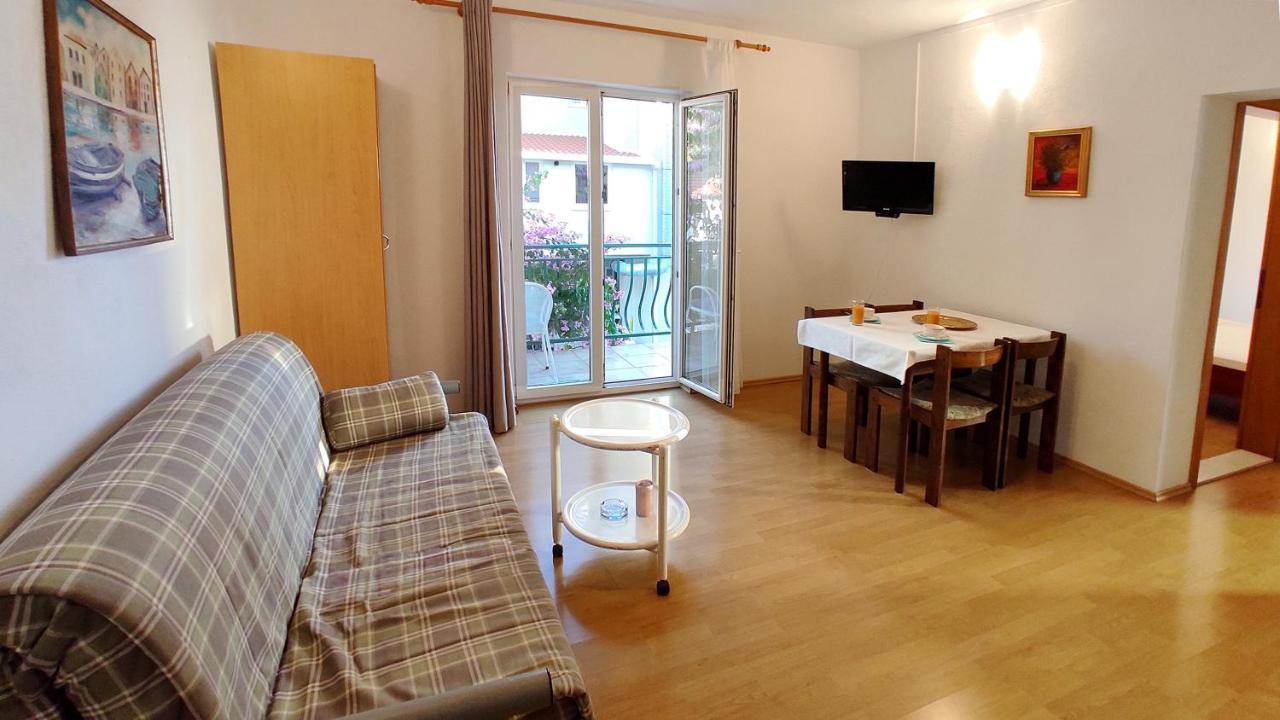 Apartments Martin Дрвеник Екстер'єр фото